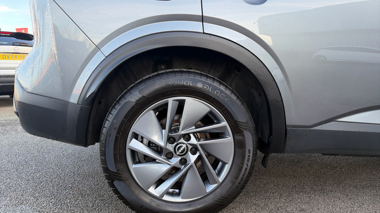 Nissan Qashqai 1.3 DiG-T MH Acenta Premium 5dr Petrol Hatchback